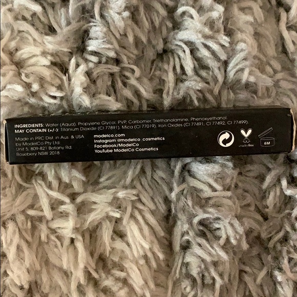 NIB Eyelites Metallic Eyeshadow - Picture 2 of 5